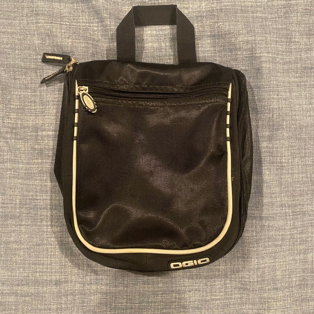 OGIO Doppler Black Travel Wash Bag Toiletry Organizer Hanging Hook